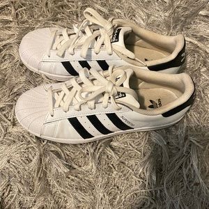 Adidas supserstars